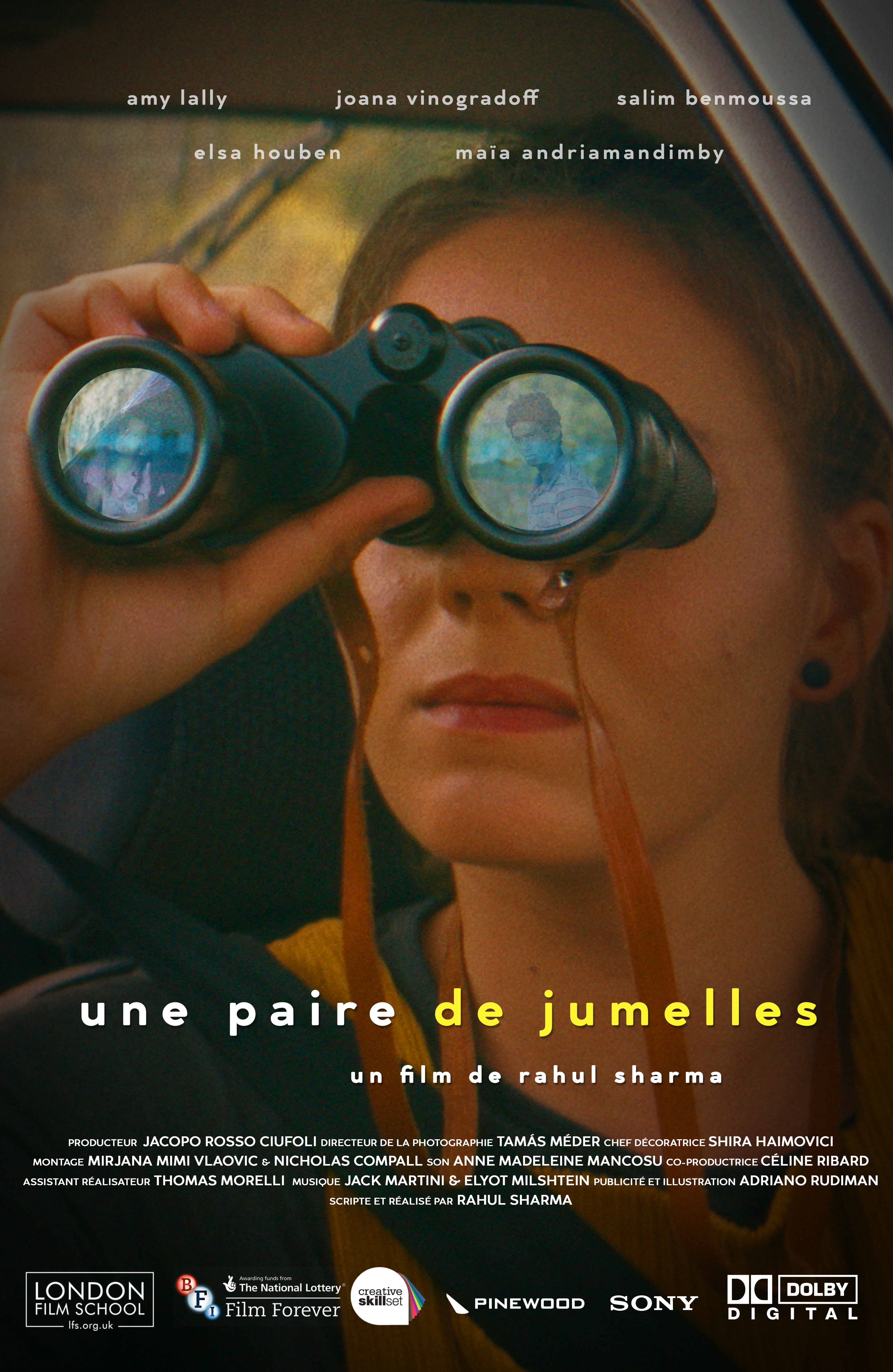 Une paire de jumelles